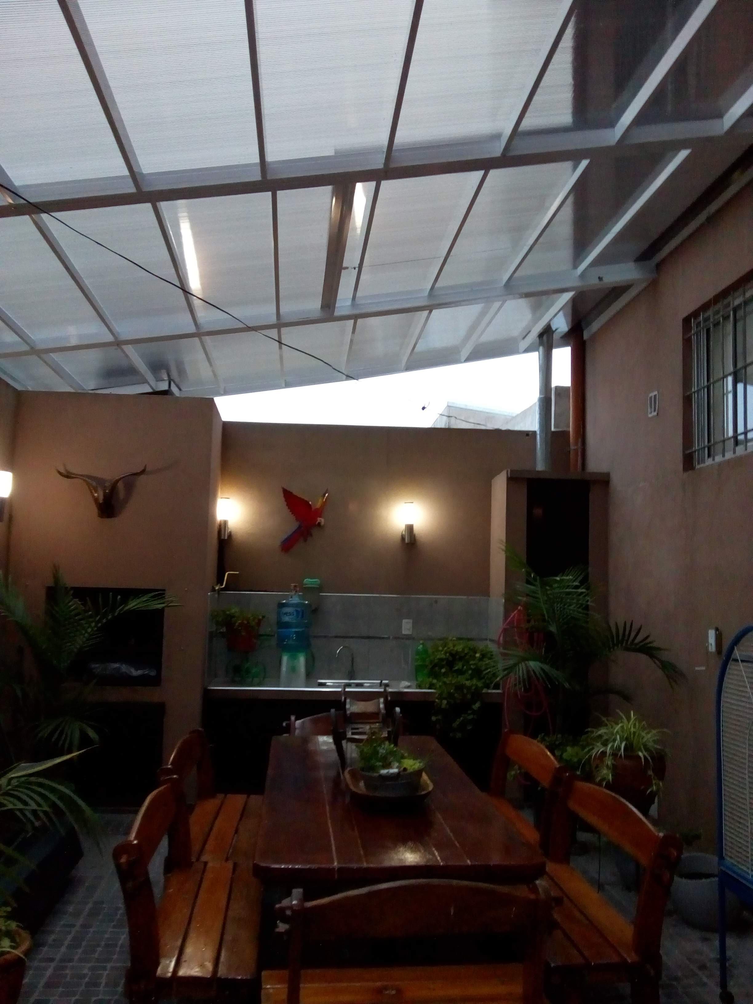 Techo de policarbonato alveolar resistente al granizo para pérgolas